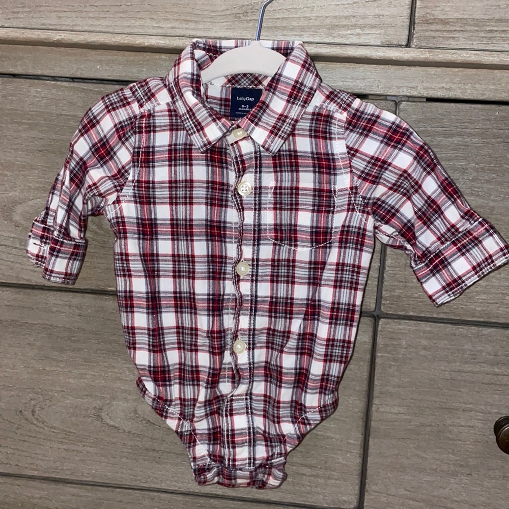 🟣2/$10 cute button down plaid onesie